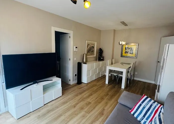 شقة Lujoso Piso Enfrente De Playa De Fenals, 2 Terrazas *