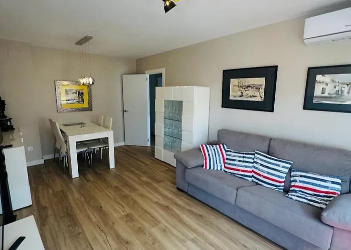 شقة Lujoso Piso Enfrente De Playa De Fenals, 2 Terrazas *