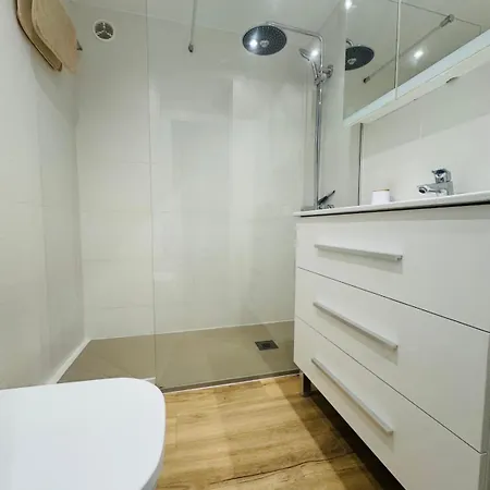 Апартаменти Lujoso Piso Enfrente De Playa De Fenals, 2 Terrazas Льорет-де-Мар