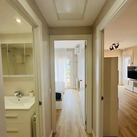 Lujoso Piso Enfrente De Playa De Fenals, 2 Terrazas