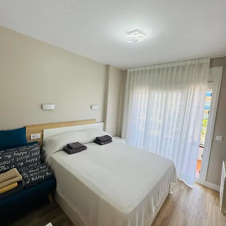 Lujoso Piso Enfrente De Playa De Fenals, 2 Terrazas 아파트