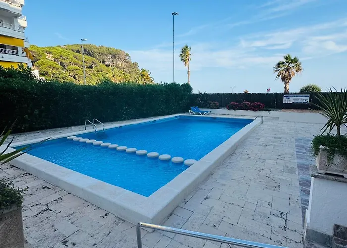 Apartmán Lujoso Piso Enfrente De Playa De Fenals, 2 Terrazas *