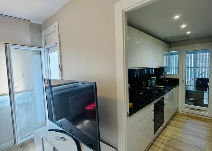 Lujoso Piso Enfrente De Playa De Fenals, 2 Terrazas * Lloret de Mar