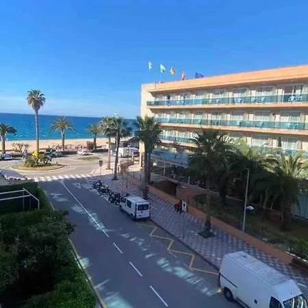 Lujoso Piso Enfrente De Playa De Fenals, 2 Terrazas