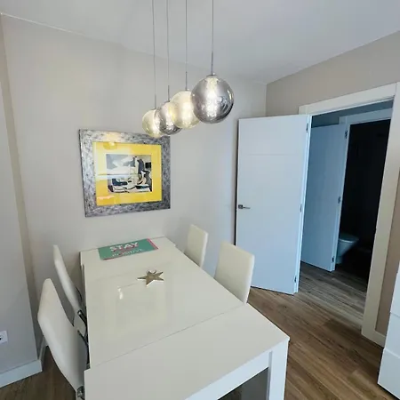 Apartamento Lujoso Piso Enfrente De Playa De Fenals, 2 Terrazas