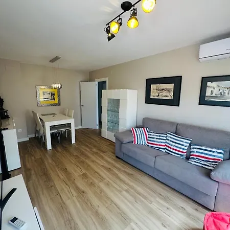 Daire Lujoso Piso Enfrente De Playa De Fenals, 2 Terrazas *