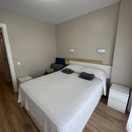 Apartamento Lujoso Piso Enfrente De Playa De Fenals, 2 Terrazas