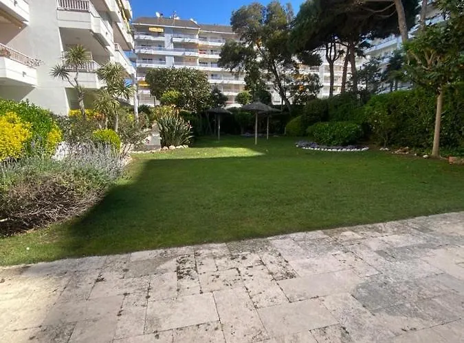 Lujoso Piso Enfrente De Playa De Fenals, 2 Terrazas