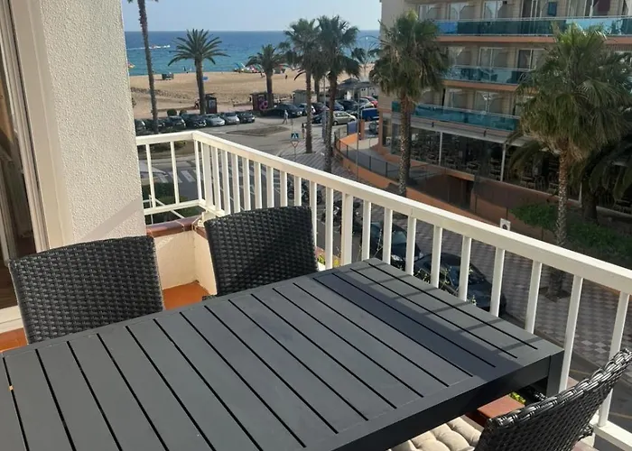 Apartman Lujoso Piso Enfrente De Playa De Fenals, 2 Terrazas