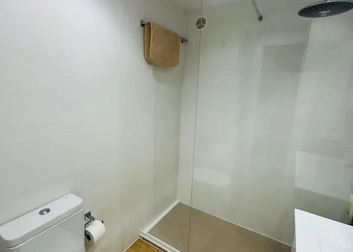 Lujoso Piso Enfrente De Playa De Fenals, 2 Terrazas Apartman *