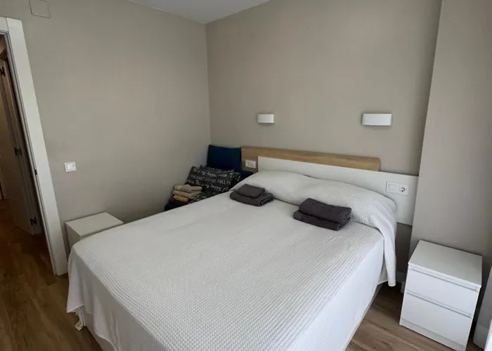 Apartman Lujoso Piso Enfrente De Playa De Fenals, 2 Terrazas